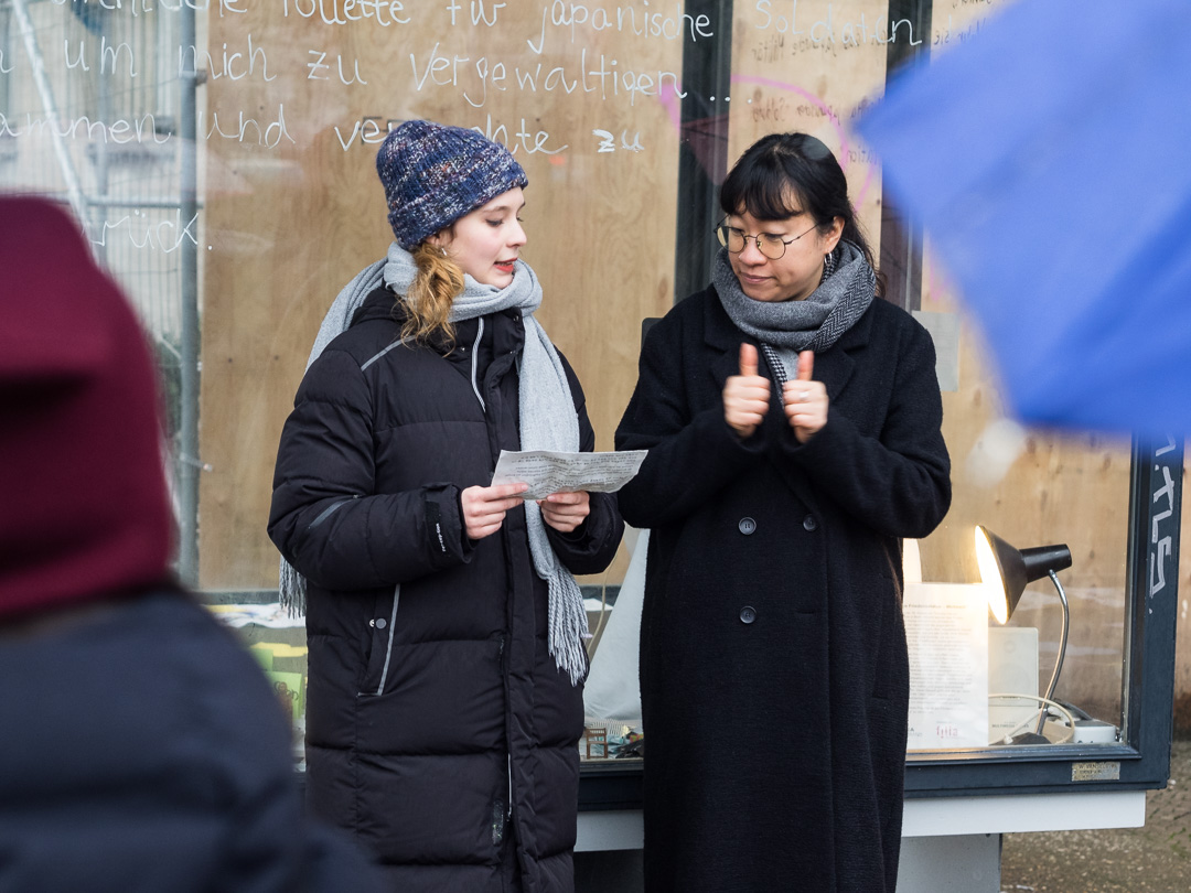 Marie-Antonia Melzer und Hyemi Jo beschreiben das Projekt in ihrem Grußwort